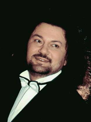 Заслужений артист України Олег Лихач, тенор