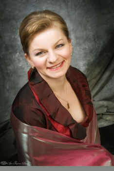 Тетяна Вахновська, мецо-сопрано. Фото з сайту: http://opera.lviv.ua