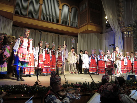 В Ужгороді показали святкову концертну програму "На Старий Новий Рік". Фото: Оксана Чужа