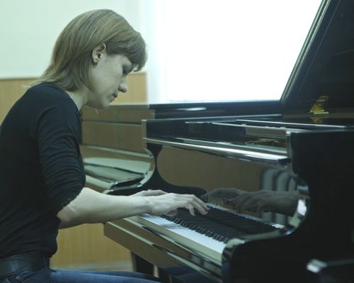 Катерина Кулікова, фортепіано .Фото Миколи ТИМЧЕНКА, "День"