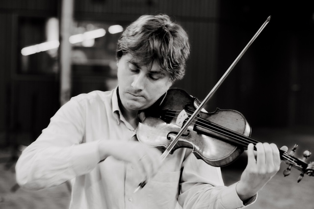 Олег Каськів, скрипка