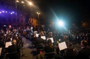 Тисячі киян слухали на Софійській площі концерт «Шляхи дружби. Равенна–Київ»