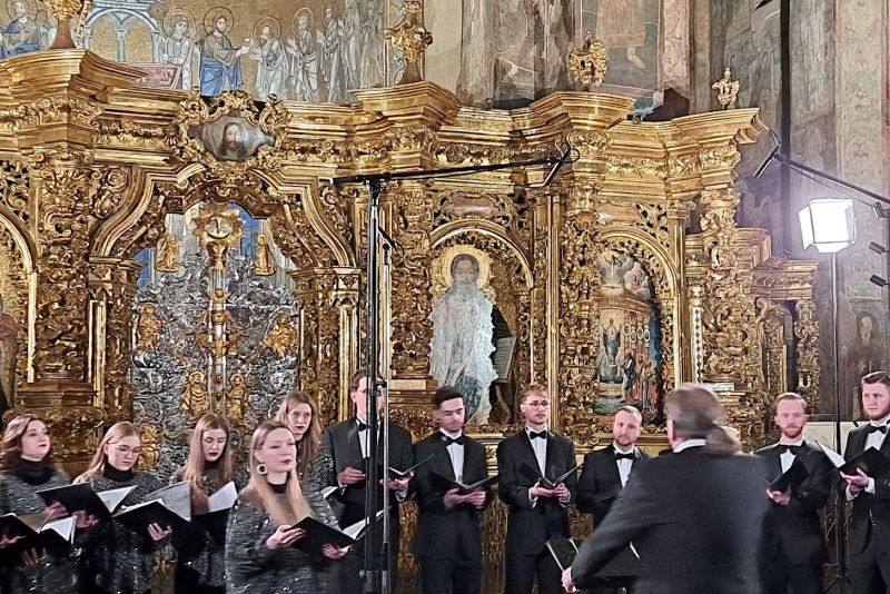 Хоровий спів корисний для здоров’я та відновлення мозку — дослідження 