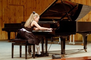 В Днепре завершился пятый Международный конкурс молодых пианистов имени Фредерика Шопена