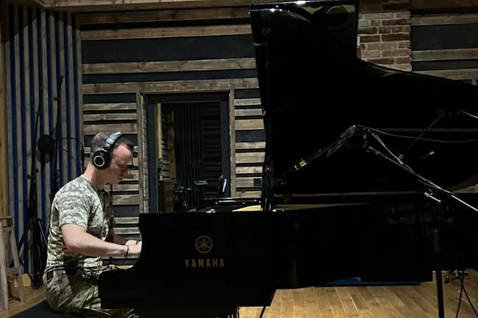 Військовий зі Львова випустив альбом фортепіанної музики, яку створив на передовій 