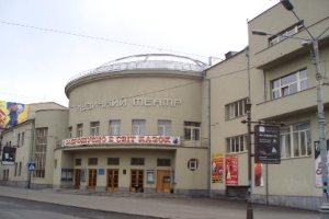 Театральний квітень: які вистави покажуть у столиці
