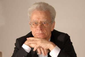 Сьогодні заслуженому артисту України піаністу Євгену Ржанову 75! 