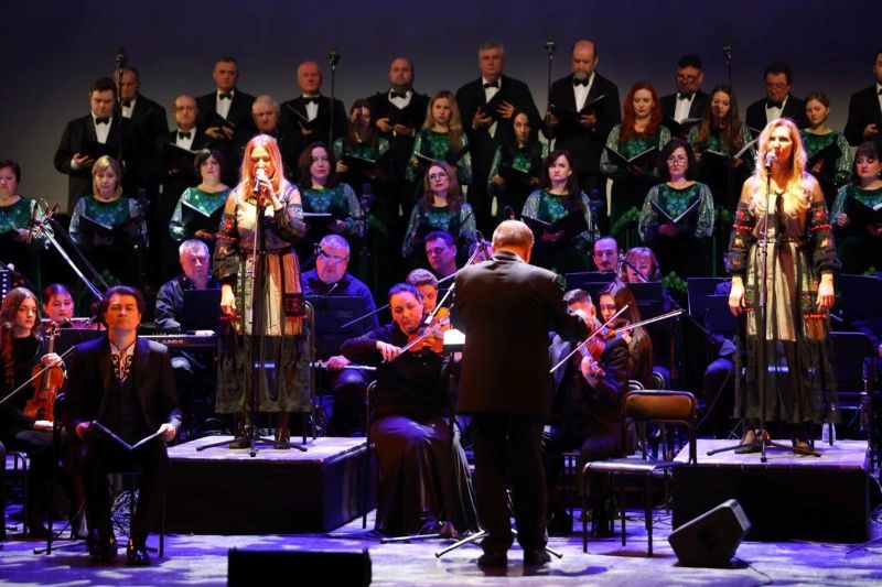 У Львові презентували мистецький проєкт «Україна стоїть! Україна бореться! Україна молиться!»